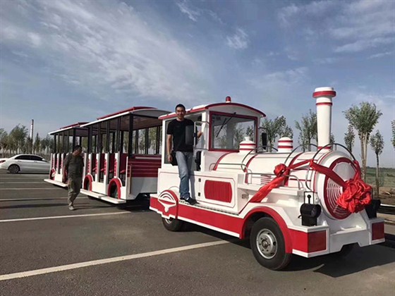 無(wú)軌小火車