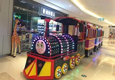 游樂(lè)設(shè)備廠家為您解析廣場(chǎng)小火車(chē)如此賺錢(qián)的原因竟然這么簡(jiǎn)單？