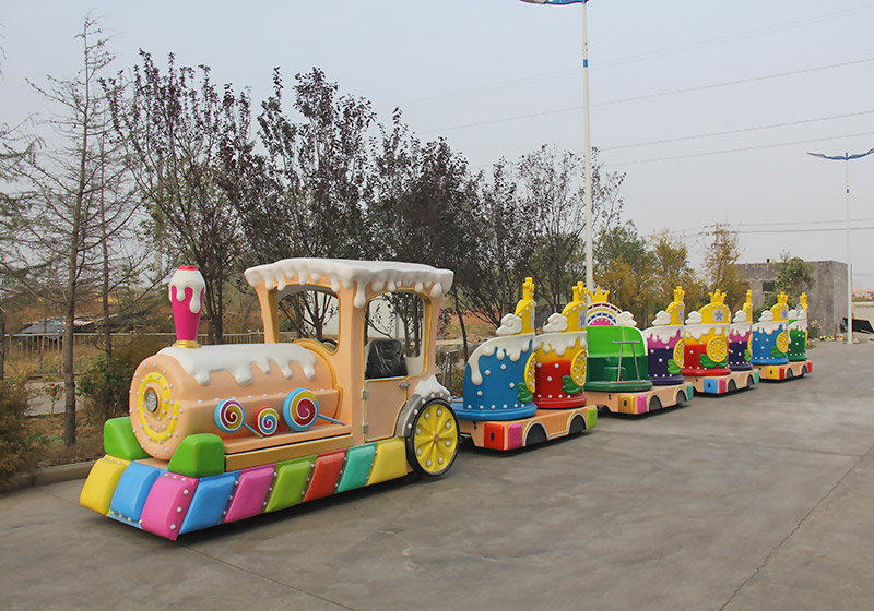 游樂場小火車觀光設(shè)備多少錢？從廠家直接采購會便宜嗎？